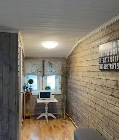 Koselig Loftsleilighet Sentrumsnaert דירה *
