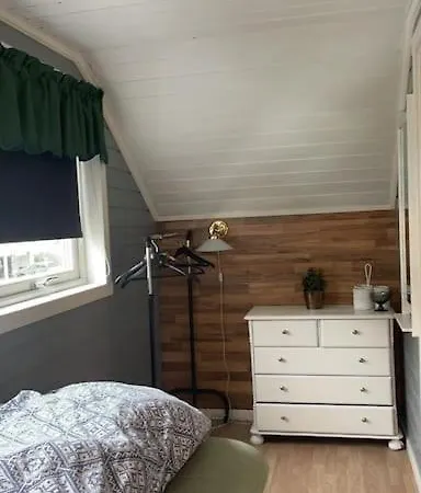 Koselig Loftsleilighet Sentrumsnaert דירה