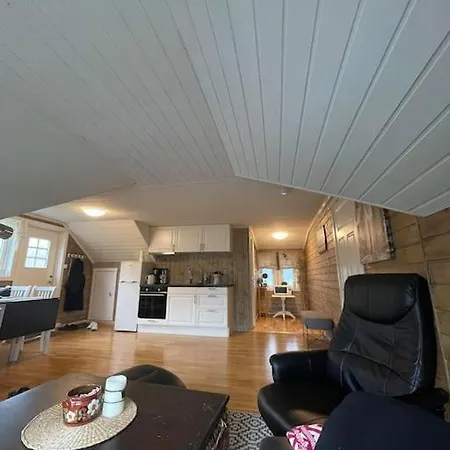 דירה Koselig Loftsleilighet Sentrumsnaert *